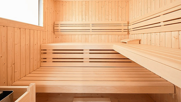 Schlicht und elegant: die Gartensauna «Luna 1» von Tomwood. BILD TOMWOOD